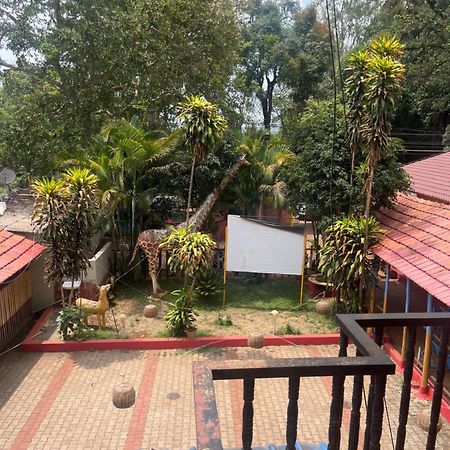 Hotel Madhura ベルガウム エクステリア 写真